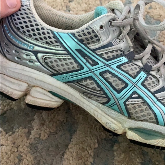 ASICS gel tennis shoes - Picture 4 of 6